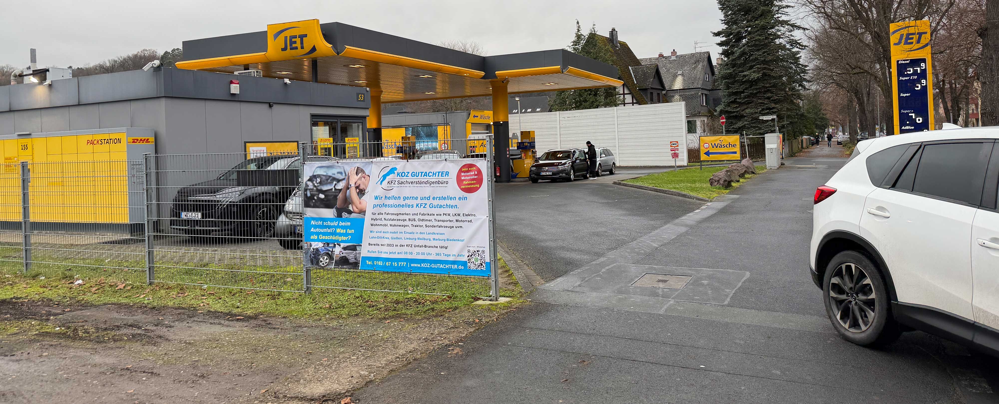 Plane am Zaun Koz Gutachter